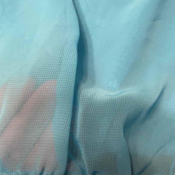 Love by Design ladies medium blouse. - Picture 11 of 13